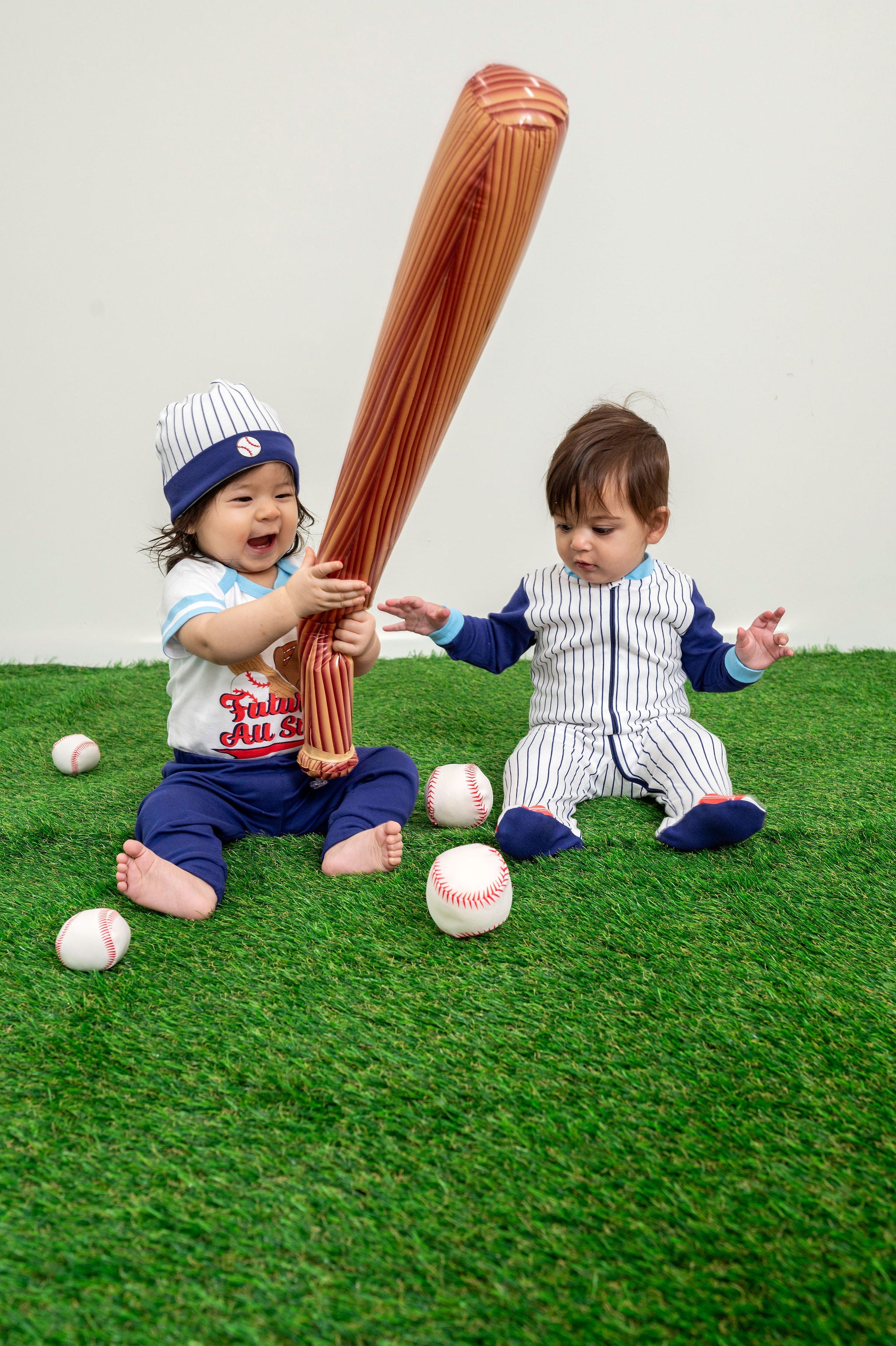 Snugabye Baby 5-Piece Layette Baseball Sport Layette Set