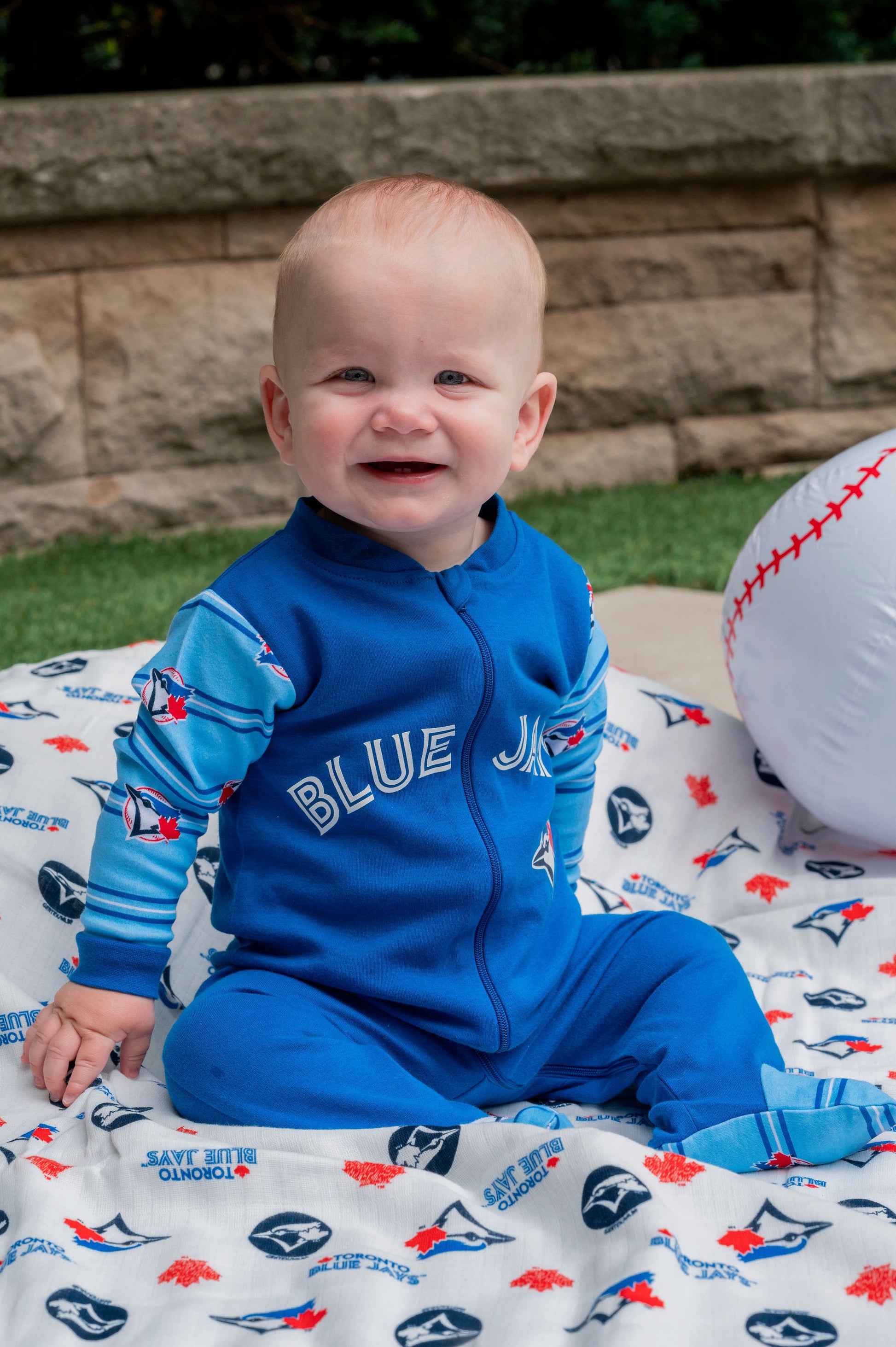 Blue Jays newborn/baby outfit Toronto baseball baby gift Blue Jays
